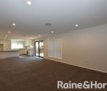 Spacious Family Home in North Orange - Photo 4