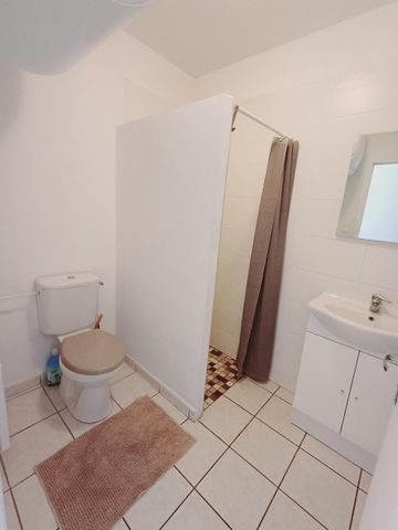 Location Appartement 2 pièces 34m² MILLAU 12100 - Photo 5
