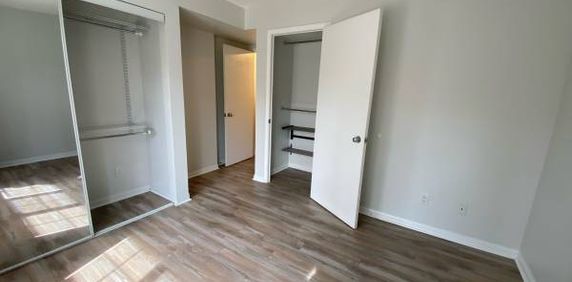 One bedroom + den near Trinity park and Ossington - Photo 2