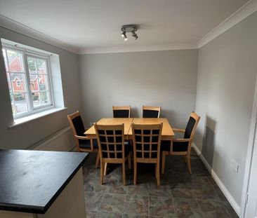 4 bedroom townhouse to rent - Photo 2
