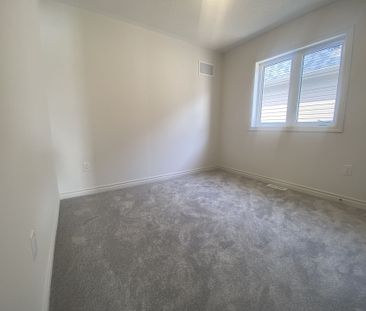 For Lease - 110 Sanderson Drive, Kawartha Lakes, Ontario - Photo 2