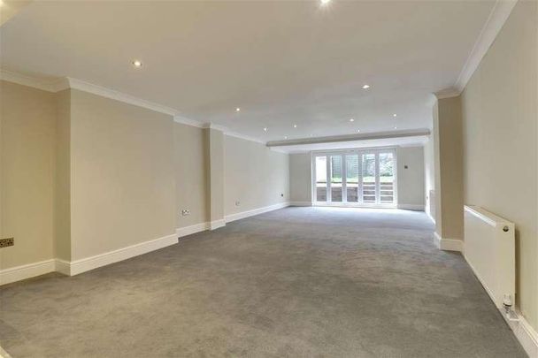 Campbell Road, Southsea, PO5 - Photo 1