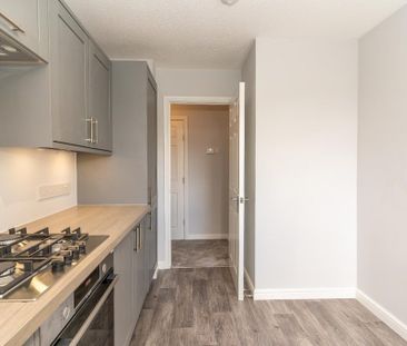 3 bedroom apartment to rent - Photo 4