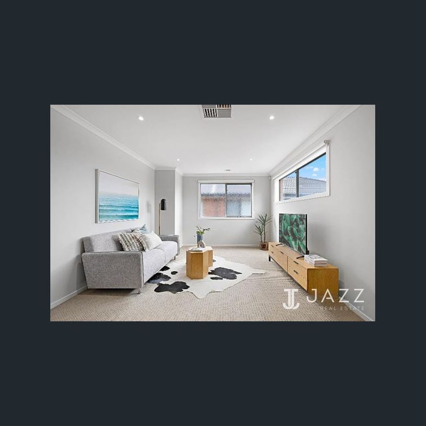 Beautiful Family Home in a Prime Point Cook Location! - Photo 1