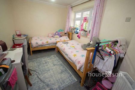 Queens Park Avenue, BH8 - Photo 4