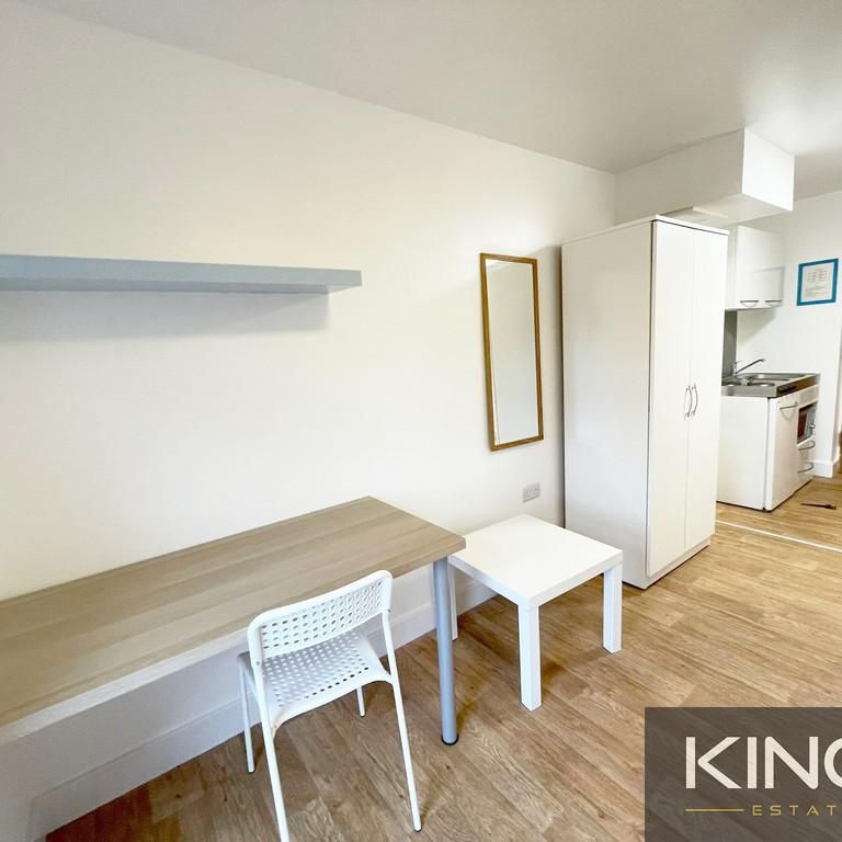 Studio to rent - Photo 1