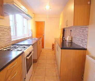 4 bedroom terraced house to rent - Photo 3