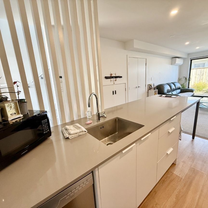6/27 Main Road, Wainuiomata - Photo 1