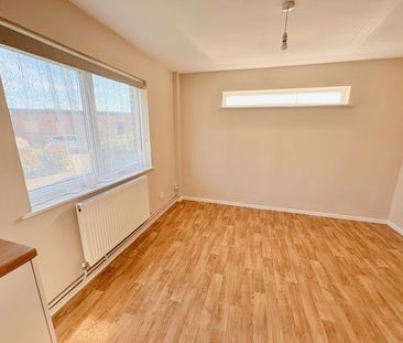 Resolution House, The Anchorage, Gosport, Hampshire, PO12 - Photo 4