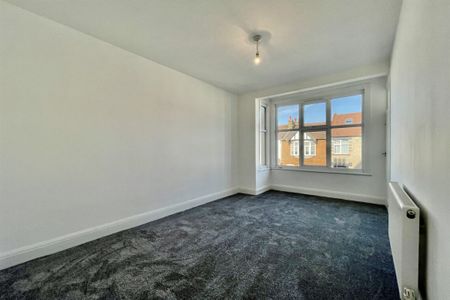 3 bed Flat Westborough Road, Westcliff-on-Sea, SS0 - Photo 3