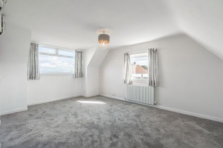 4 bedroom detached house to rent - Photo 3