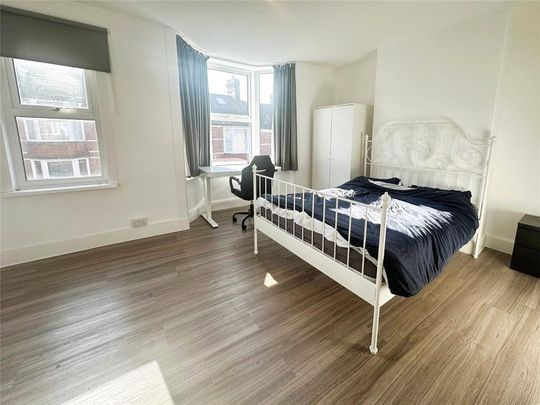 1 bedroom in a house share to rent - Photo 1