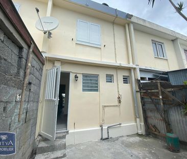 Location Maison 5 pièces 83m² LE PORT 97420 - Photo 3