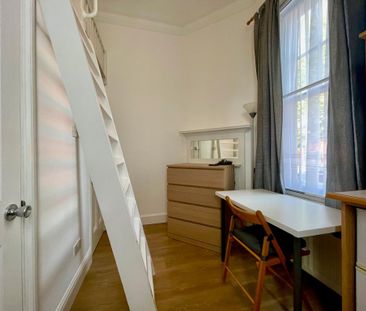 Flat 222 Fulham Palace Road, Fulham W6 9HH - Photo 2