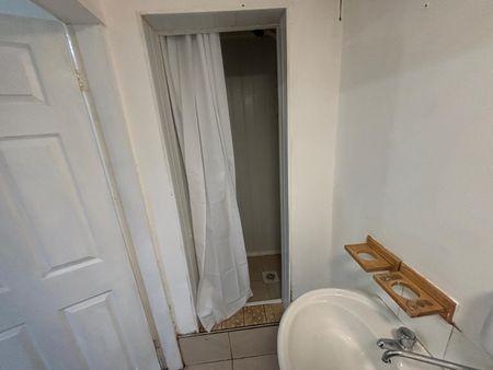 Hinckley Road, LE3 0WA, Leicester - Photo 2