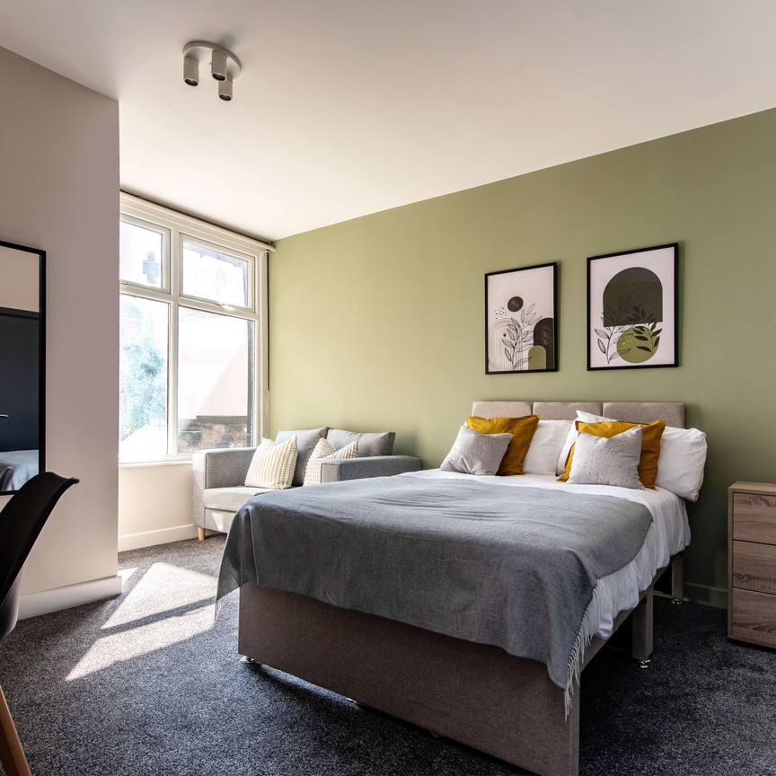 😜 Luxury house share in the heart of Bury 😍 - Photo 2