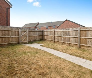 3 bedroom semi-detached house to rent - Photo 4