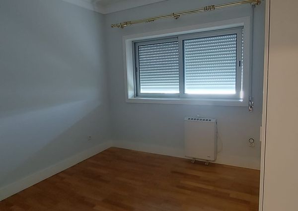 Apartamento T4 para Arrendamento com Garagem em zona prestigiada no Porto