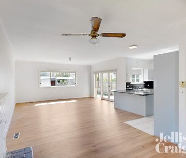 23 Boronia Street, Bentleigh East - Photo 2