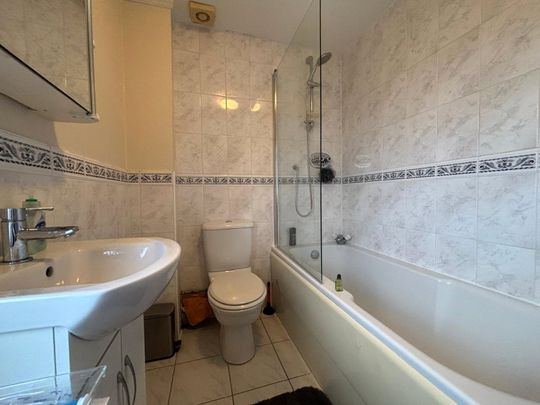 3 bedroom property to rent - Photo 1