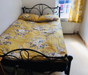 Room in a Shared House, Haydn Avenue, M14 - Photo 3