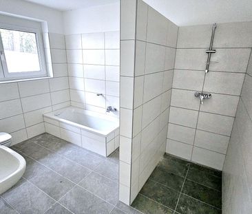 Grandioser Blick inklusive! Großzügiges Haus in Taumlage und top Au... - Foto 5