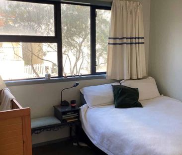 Huge 92sqm two bedroom apartment, with parking - Photo 3