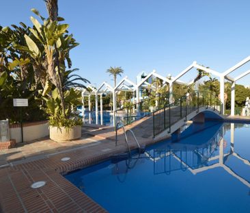 Estudio de alquiler en Avenida Rocío Jurado, 32, Parque de la Paloma - Photo 6