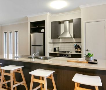 Contemporary Two Bedroom Townhouse! - Photo 6