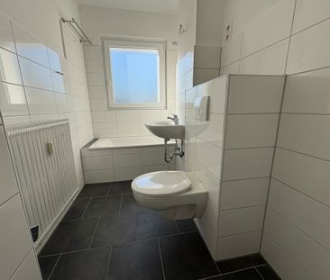 Modern renovierte 3,5-Zimmer-Wohnung mit sonnigem Balkon - Foto 4