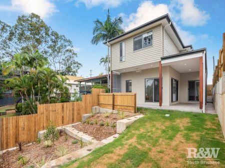 Four Bedroom Family Home Now Available - Photo 3