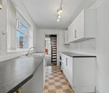 Hanley, Stoke On Trent - Photo 6