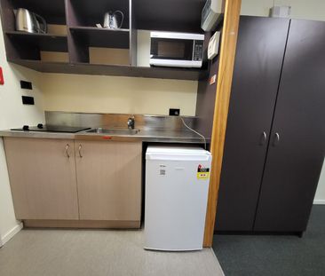 Stylish Studio Apartment for Rent – 315/12 Martin Square, Wellington - Photo 1