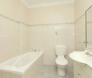 UPDATED 3-BEDROOM VILLA IN QUIET & PRIVATE COMPLEX! - Photo 6