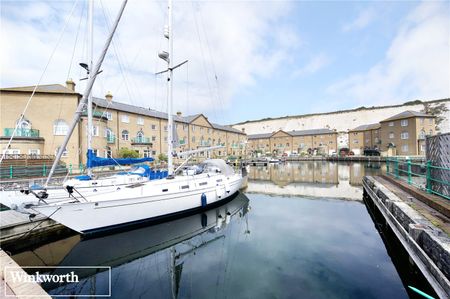 Merton Court, The Strand, Brighton Marina, Brighton, BN2 - Photo 2