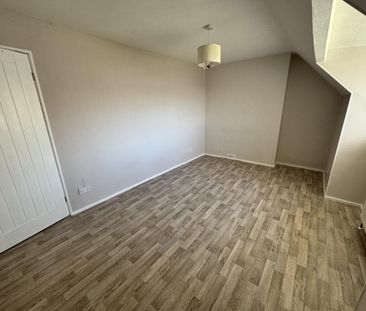 2 bedroom end of terrace house to rent - Photo 1