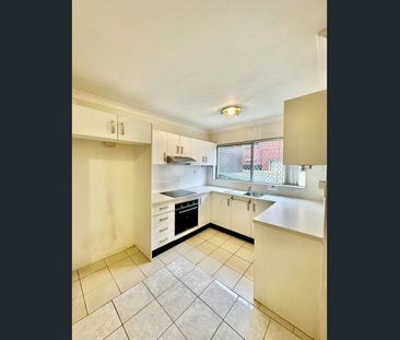 Beautifully Modern Unit - Photo 2