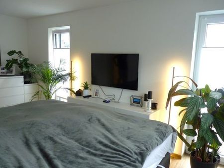 Exklusive, neuwertige 4 Zimmer Wohnung im Erdgeschoss mit Terrasse und Garten - Foto 2