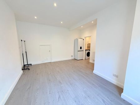 Southern Road, Camberley, Surrey, GU15 - Photo 2