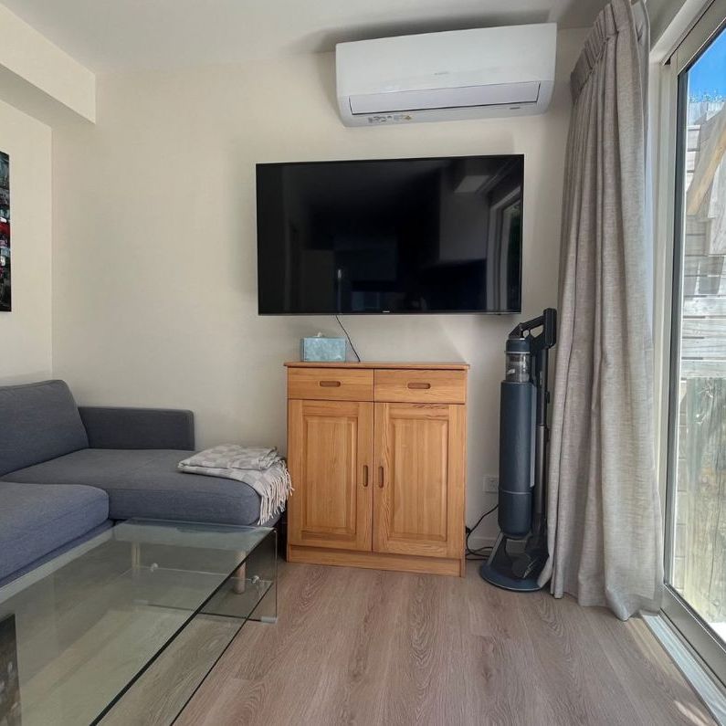 Totara Vale, 8/18 Ludlow Terrace - Photo 1