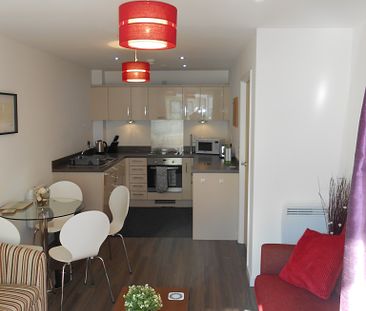 Luxury One Bed Apartment, Gym facilities, New Central, Woking - Photo 1
