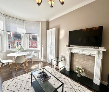2 bedroom flat to rent - Photo 2