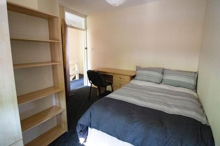 3 bedroom townhouse to rent - Photo 2