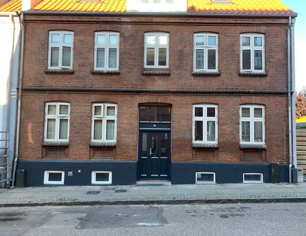 2 værelses lejlighed på 68m2 med altan - Photo 1