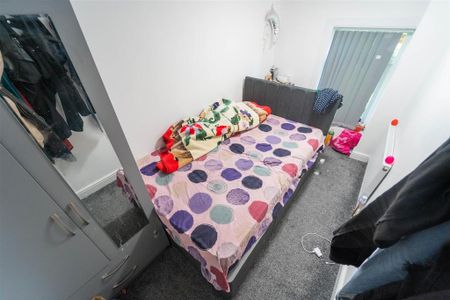 4 bedroom house to rent - Photo 3