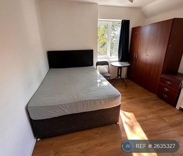 1 bedroom in a flat share to rent - Photo 4