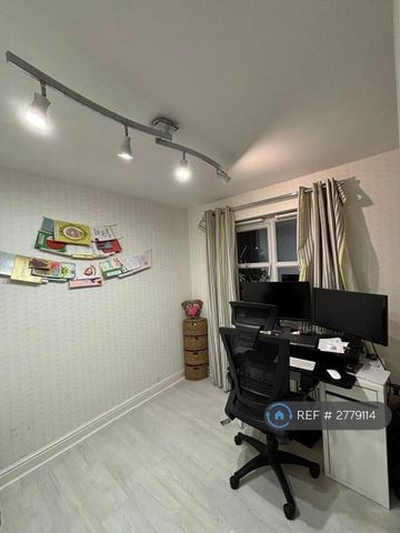 3 bedroom detached house to rent - Photo 3