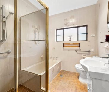 Ultra Neat Three Bedroom Family Home - Photo 1