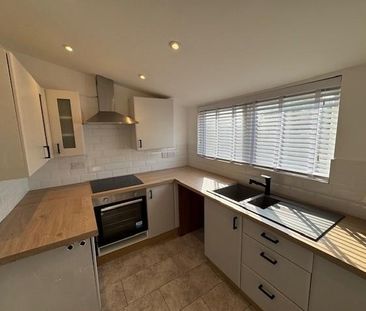 3 bedroom terraced house to rent - Photo 6