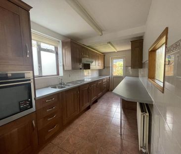 3 bedroom semi-detached house to rent - Photo 6